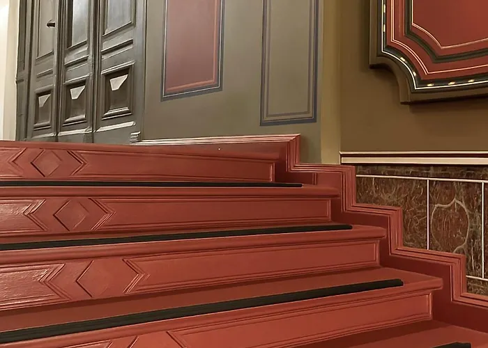 Emerald Art Maison - 94 M2, 2 Bedrooms, 2 Bathrooms, Riverside Old Town *