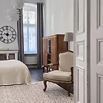 Emerald Art Maison - 94 M2, 2 Bedrooms, 2 Bathrooms, Riverside Old Town *