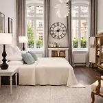 Apartment Emerald Art Maison - 94 M2, 2 Bedrooms, 2 Bathrooms, Riverside Old Town *