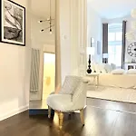 Emerald Art Maison - 94 M2, 2 Bedrooms, 2 Bathrooms, Riverside Old Town *