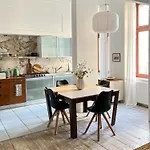 Apartment Emerald Art Maison - 94 M2, 2 Bedrooms, 2 Bathrooms, Riverside Old Town *