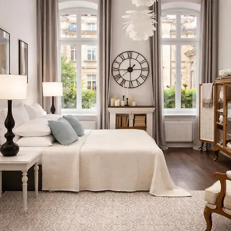 公寓 Emerald Art Maison In A Restored Historic Townhouse Riverside Old Town *