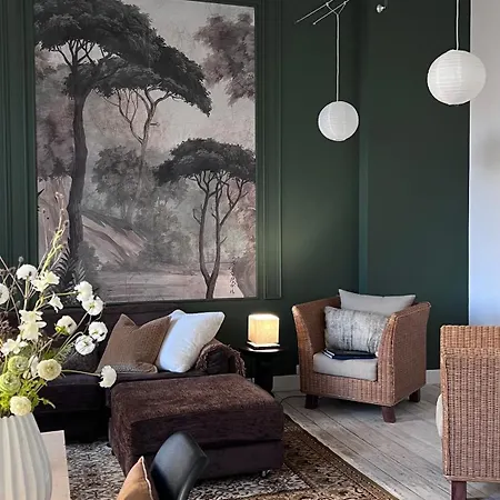 Emerald Art Maison - 94 M2, 2 Bedrooms, 2 Bathrooms, Riverside Old Town Apartment *