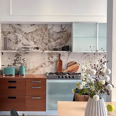 Emerald Art Maison In A Restored Historic Townhouse Riverside Old Town