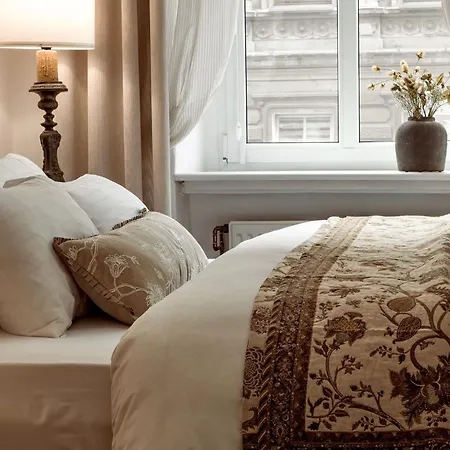 公寓 Emerald Art Maison In A Restored Historic Townhouse Riverside Old Town
