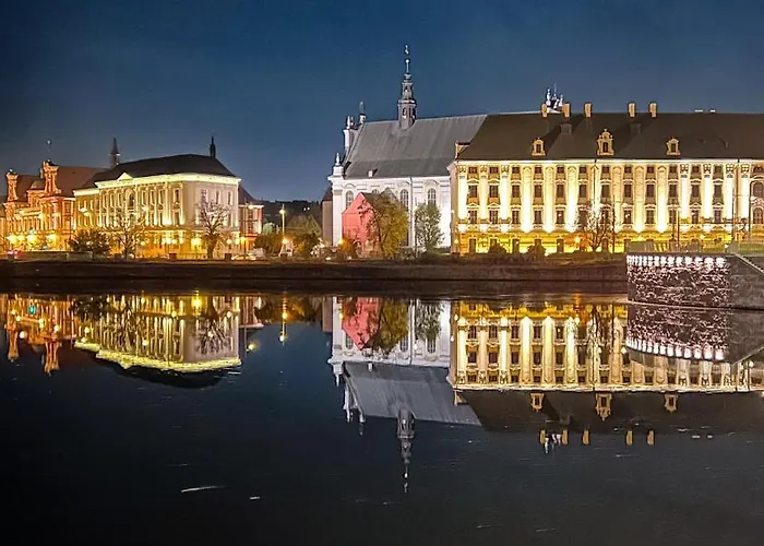 Apartman Emerald Art Maison - 94 M2, 2 Bedrooms, 2 Bathrooms, Riverside Old Town *