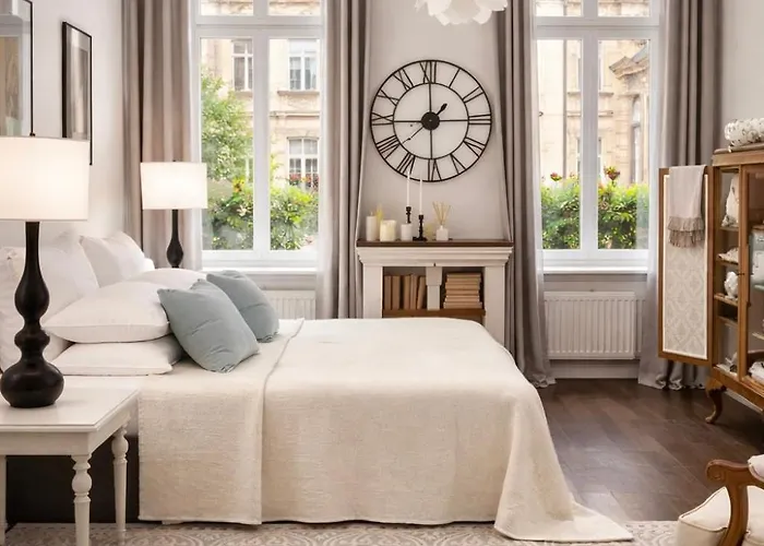 Apartman Emerald Art Maison - 94 M2, 2 Bedrooms, 2 Bathrooms, Riverside Old Town *