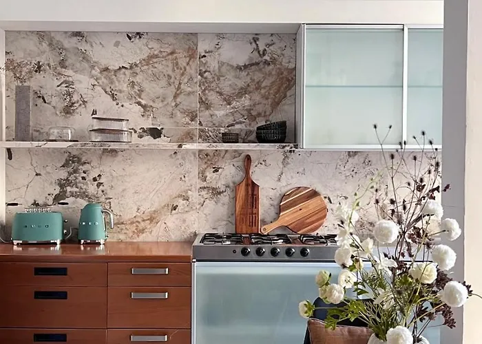 Emerald Art Maison - 94 M2, 2 Bedrooms, 2 Bathrooms, Riverside Old Town